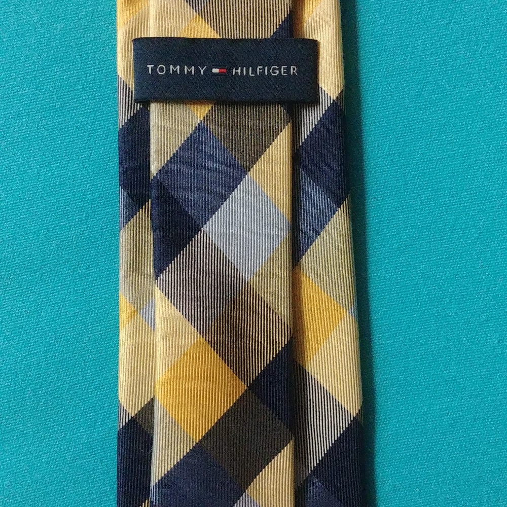 NWOT TOMMY HILFIGER SILK TIE